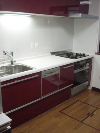 年数のたったシステムキッチンをリニューアル 年数のたったシステムキッチンをリニューアル